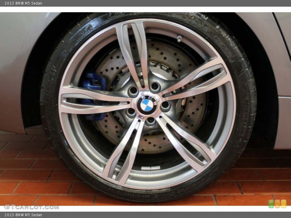 2013 BMW M5 Sedan Wheel and Tire Photo #76723777
