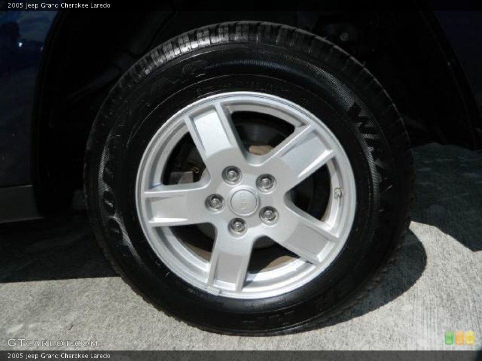 2005 Jeep Grand Cherokee Laredo Wheel and Tire Photo #76744124
