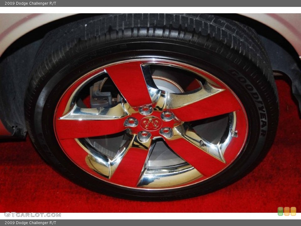 2009 Dodge Challenger R/T Wheel and Tire Photo #76810165