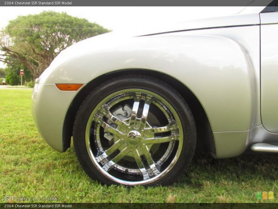 2004 Chevrolet SSR  Wheel and Tire Photo #76843635