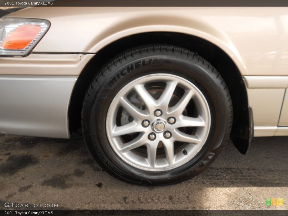 2001 Toyota Camry XLE V6 Wheel and Tire Photo #76895361