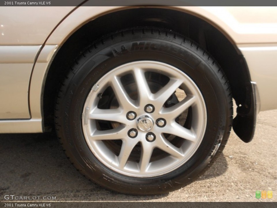 2001 Toyota Camry XLE V6 Wheel and Tire Photo #76895379