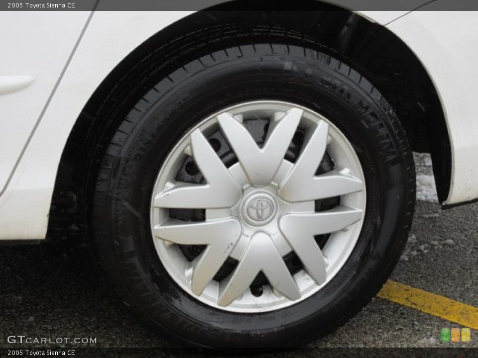 2005 Toyota Sienna CE Wheel and Tire Photo #76905633