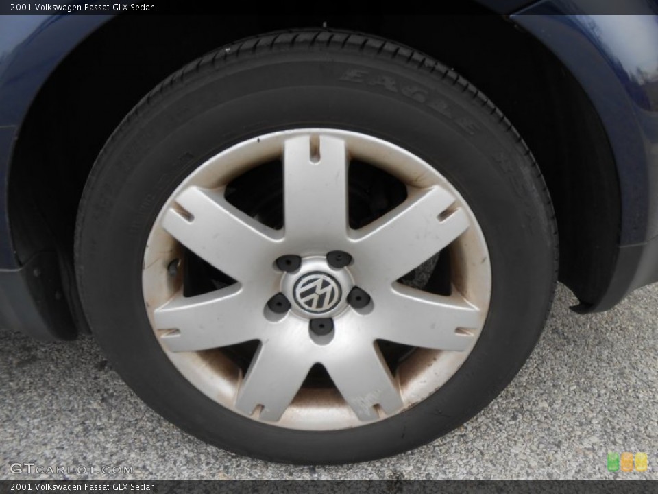 2001 Volkswagen Passat GLX Sedan Wheel and Tire Photo #76948179