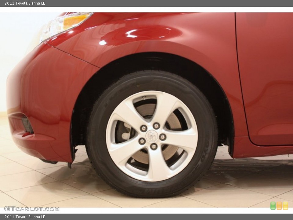 2011 Toyota Sienna LE Wheel and Tire Photo #76996983