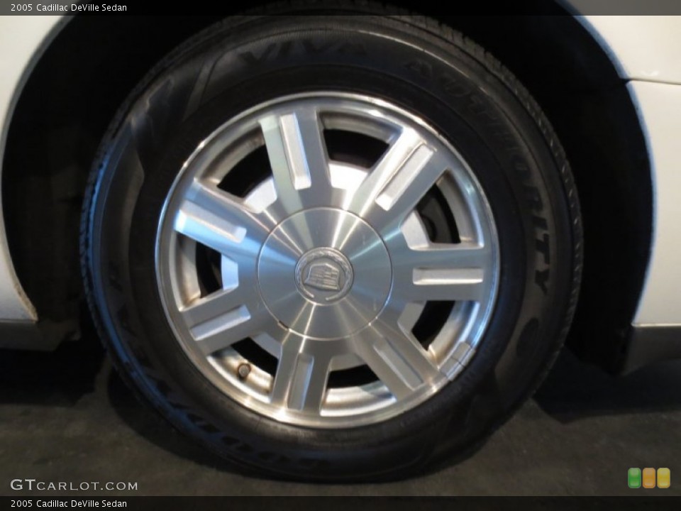 2005 Cadillac DeVille Sedan Wheel and Tire Photo #77002474
