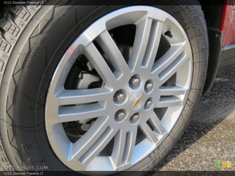 2013 Chevrolet Traverse LT Wheel and Tire Photo #77010672