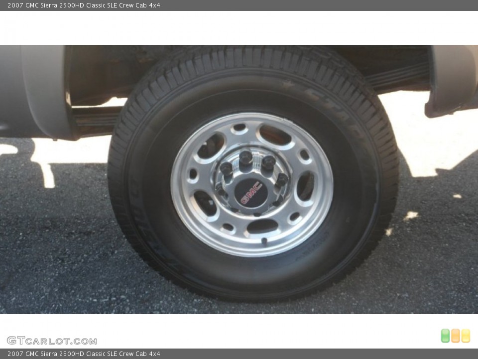2007 GMC Sierra 2500HD Classic SLE Crew Cab 4x4 Wheel and Tire Photo #77052117