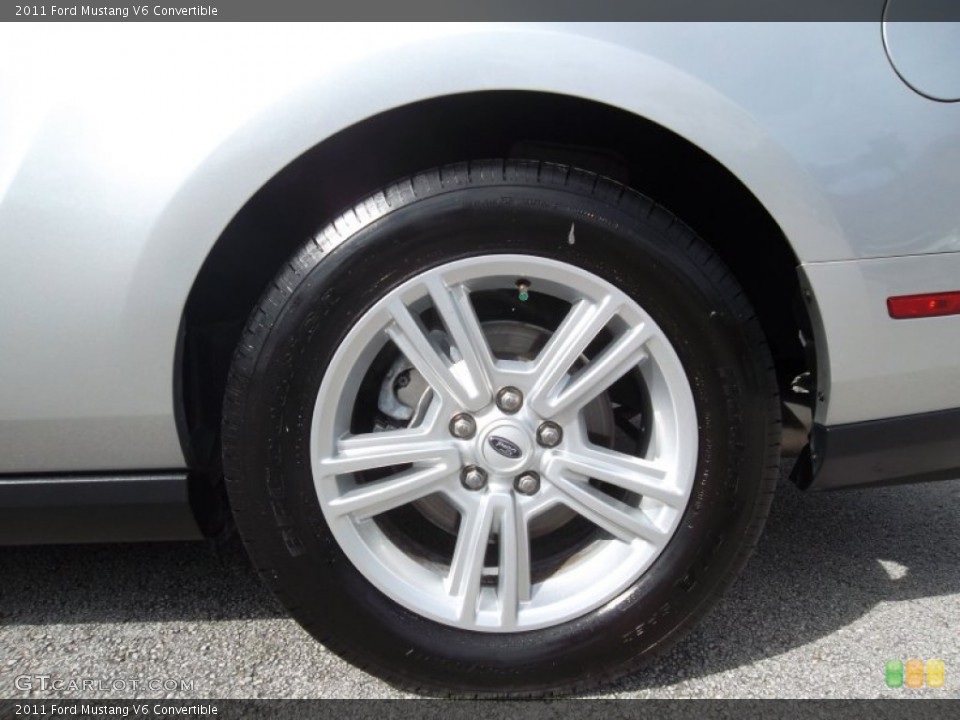 2011 Ford Mustang V6 Convertible Wheel and Tire Photo #77057101