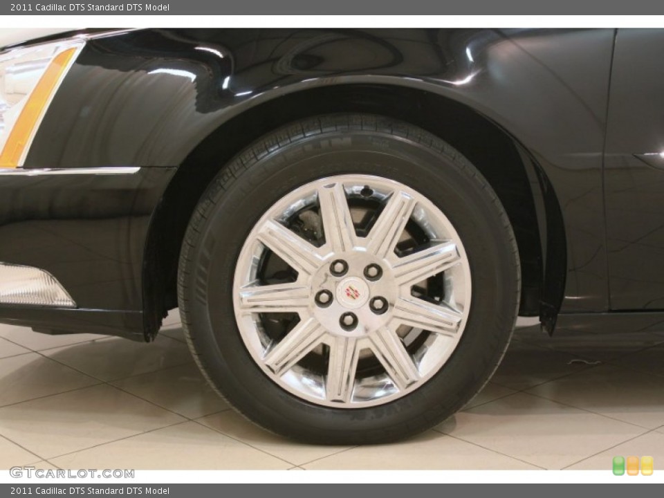 2011 Cadillac DTS  Wheel and Tire Photo #77083589