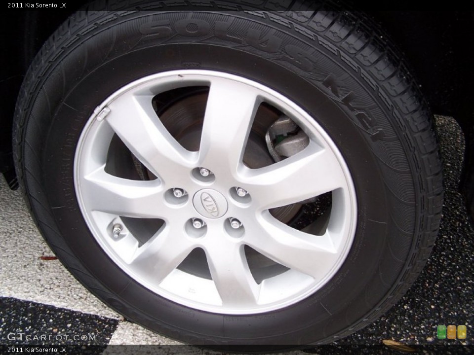 2011 Kia Sorento LX Wheel and Tire Photo #77152211