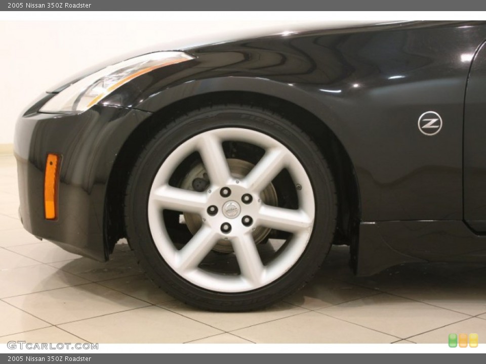 2005 Nissan 350Z Roadster Wheel and Tire Photo #77179327