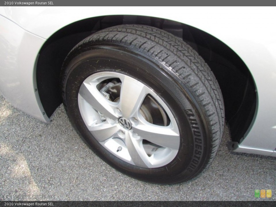 2010 Volkswagen Routan SEL Wheel and Tire Photo #77183759