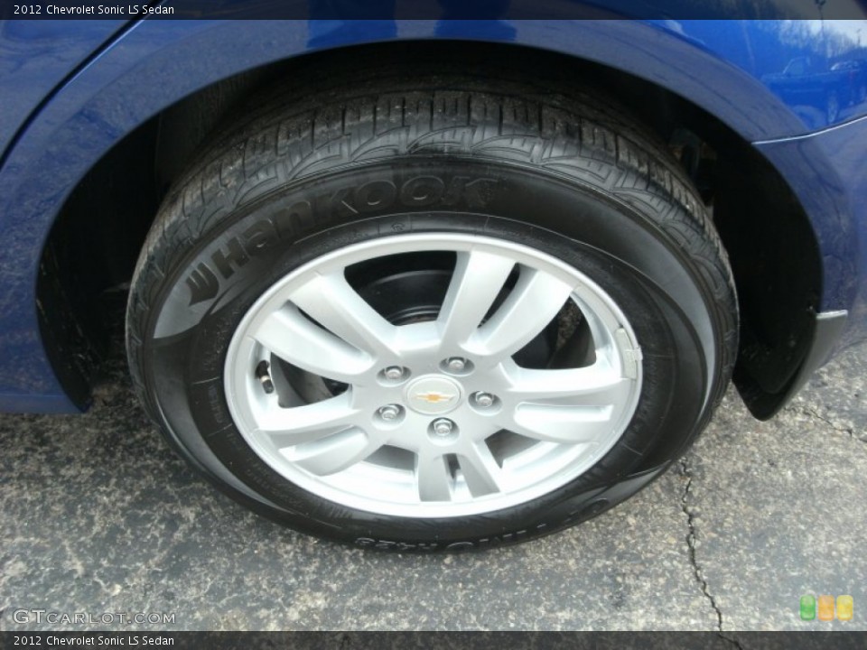 2012 Chevrolet Sonic LS Sedan Wheel and Tire Photo #77225939