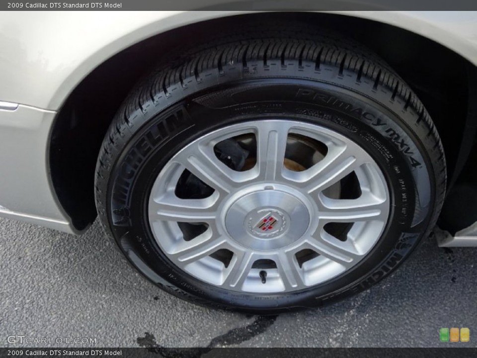 2009 Cadillac DTS  Wheel and Tire Photo #77247493