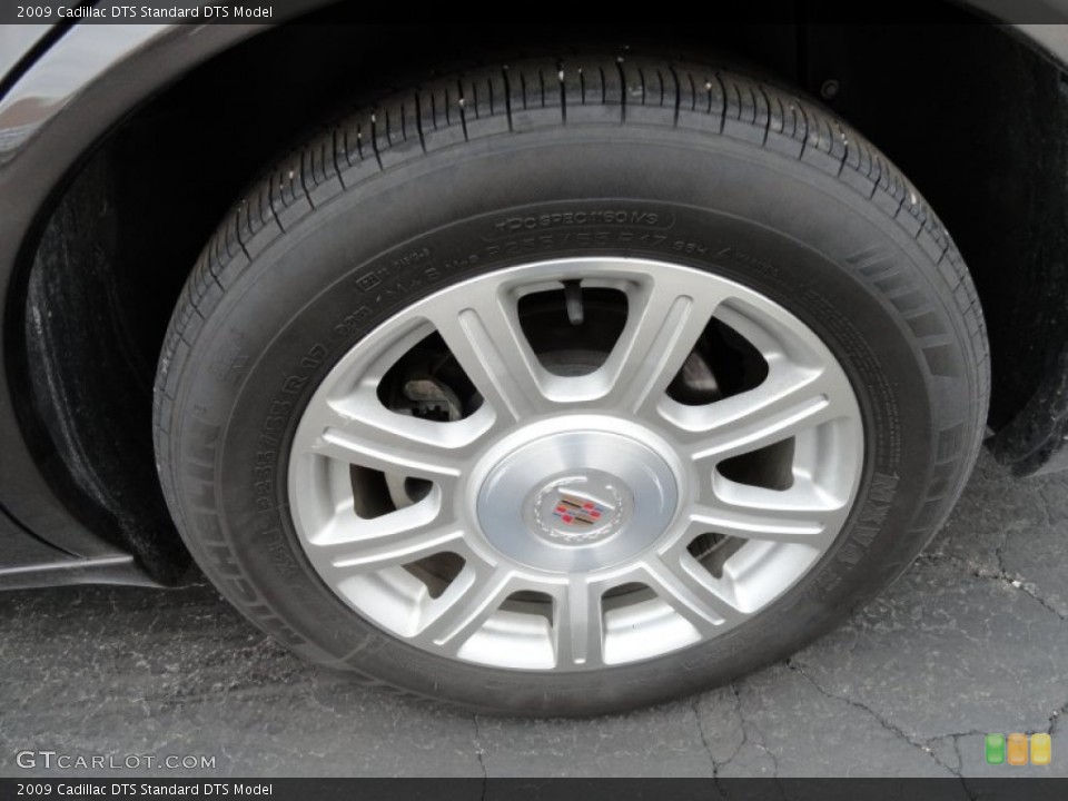 2009 Cadillac DTS  Wheel and Tire Photo #77261417