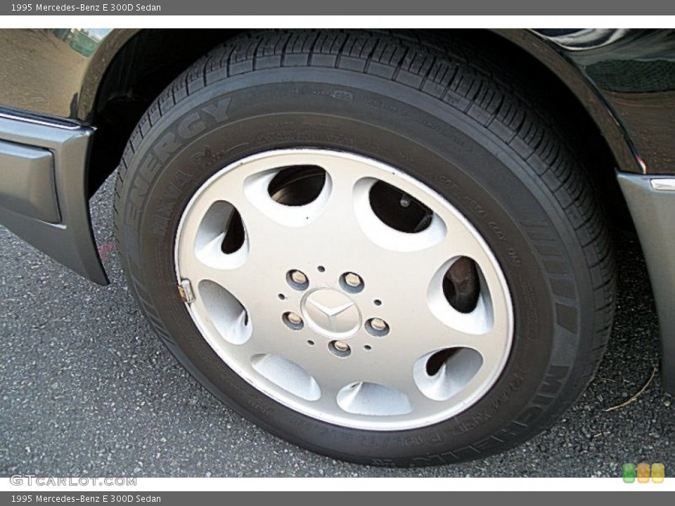 1995 Mercedes-Benz E 300D Sedan Wheel and Tire Photo #77366655