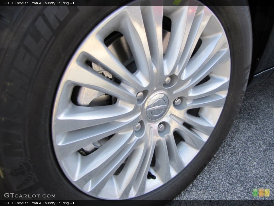 2013 Chrysler Town & Country Touring - L Wheel and Tire Photo #77373651