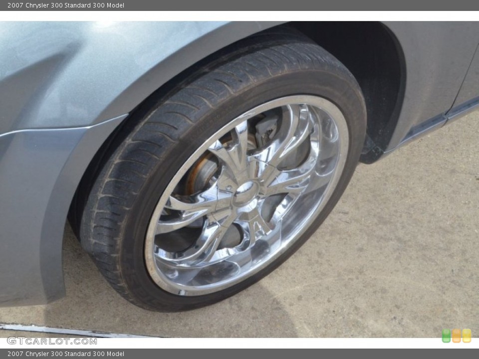 2007 Chrysler 300 Custom Wheel and Tire Photo #77386315