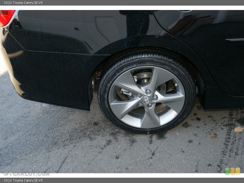 2013 Toyota Camry SE V6 Wheel and Tire Photo #77441478