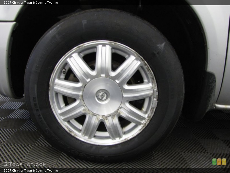 2005 Chrysler Town & Country Touring Wheel and Tire Photo #77461639