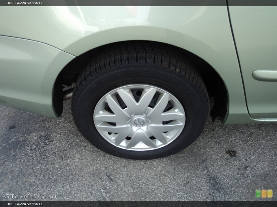 2009 Toyota Sienna CE Wheel and Tire Photo #77486095