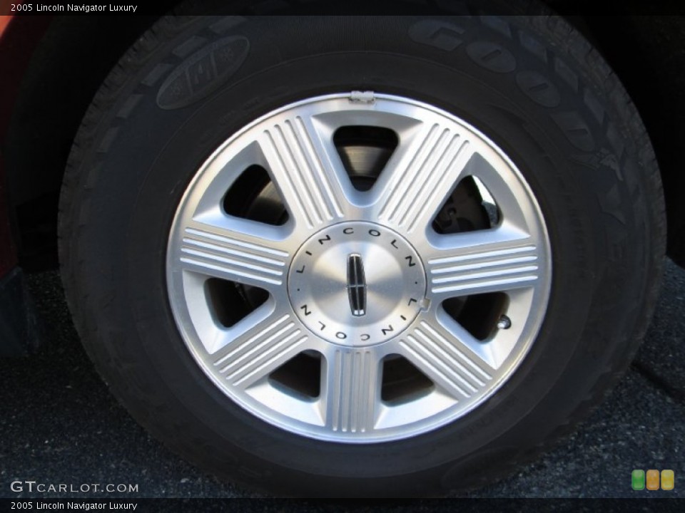 2005 Lincoln Navigator Luxury Wheel and Tire Photo #77501190