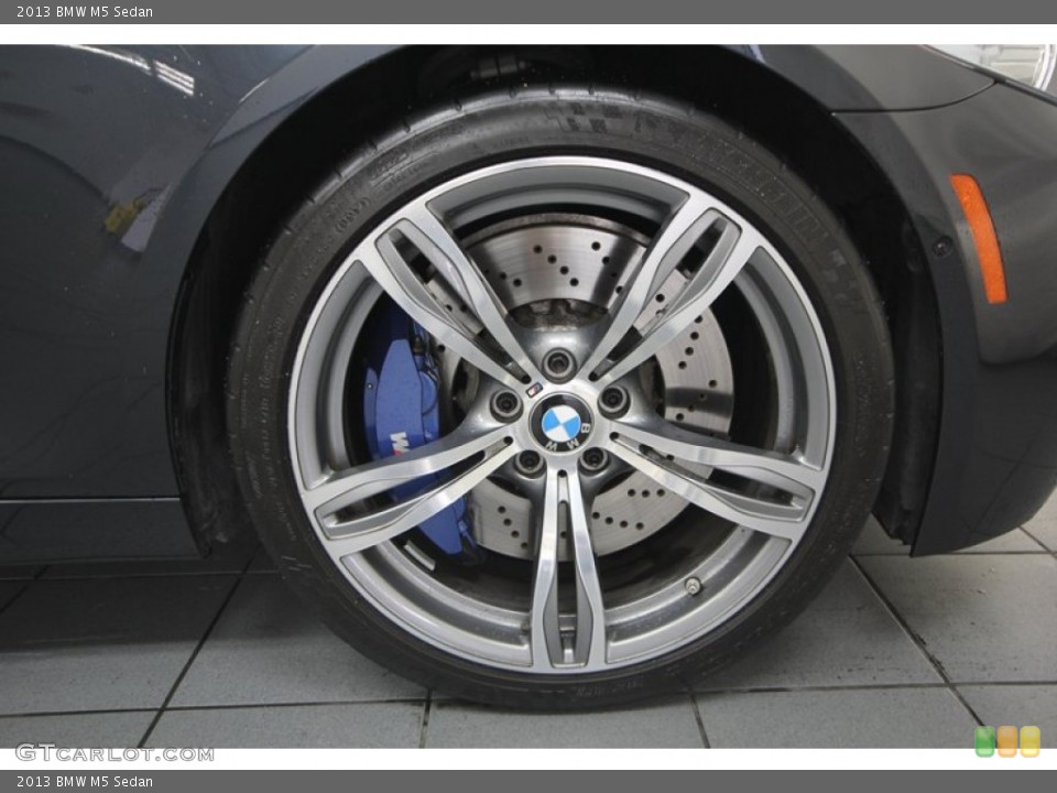2013 BMW M5 Sedan Wheel and Tire Photo #77551043