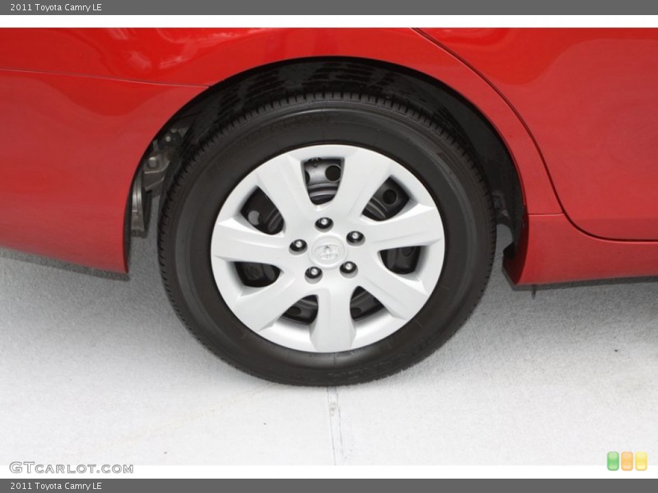 2011 Toyota Camry LE Wheel and Tire Photo #77576991