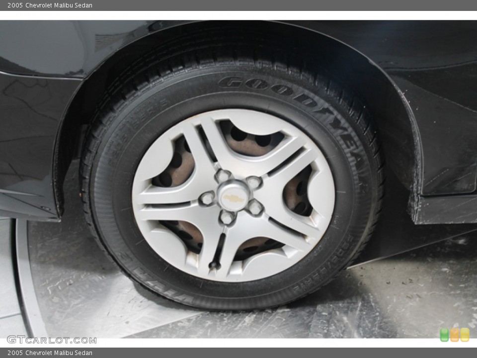 2005 Chevrolet Malibu Sedan Wheel and Tire Photo #77588310