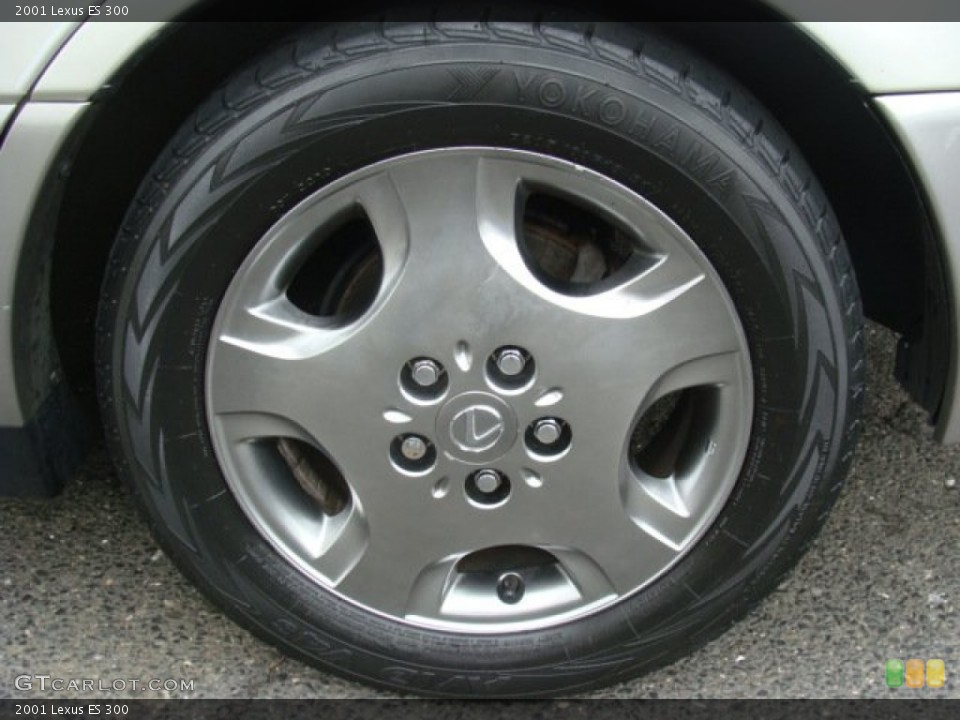 2001 Lexus ES Wheels and Tires
