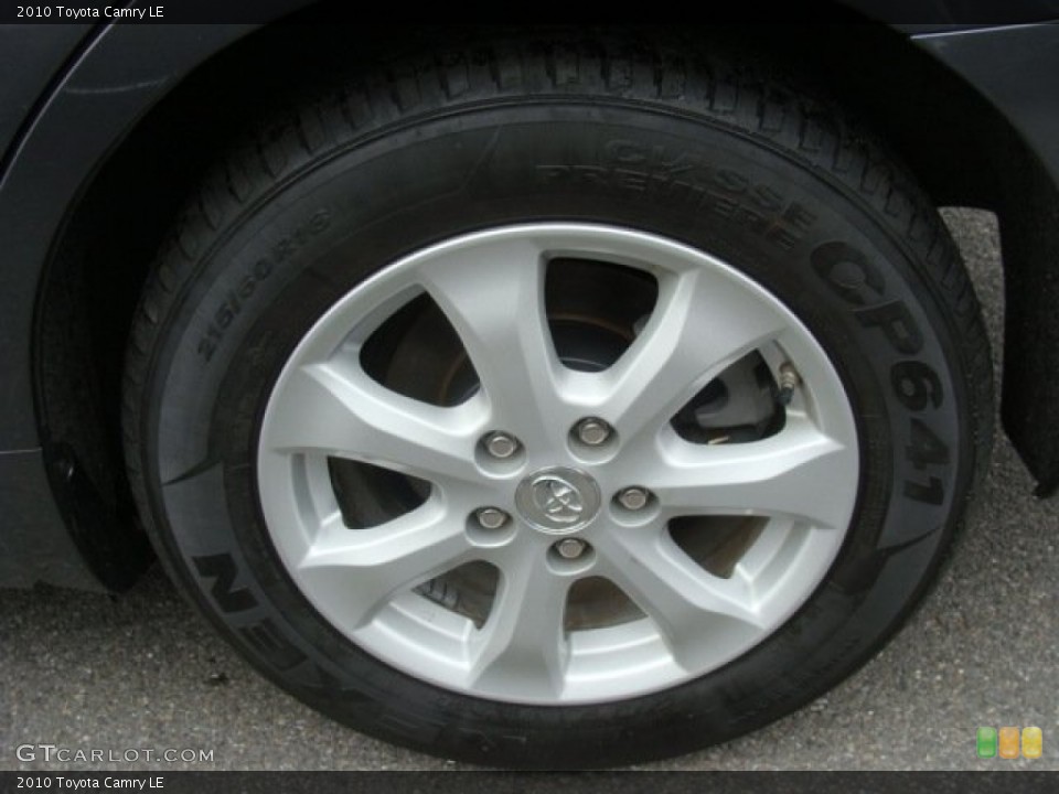 2010 Toyota Camry LE Wheel and Tire Photo #77639451