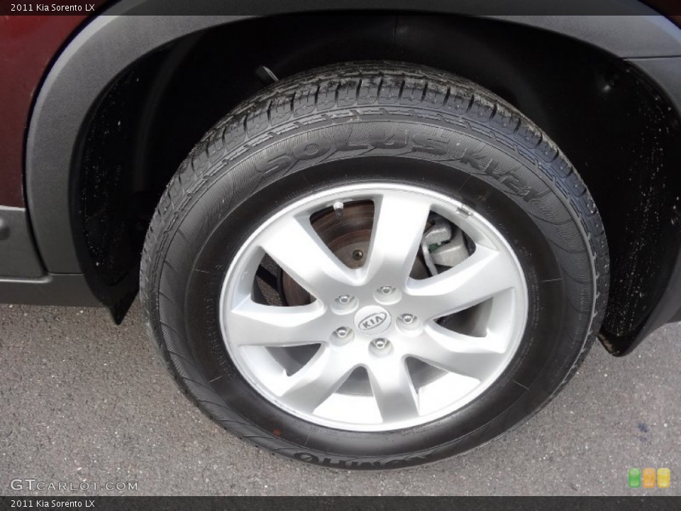 2011 Kia Sorento LX Wheel and Tire Photo #77642031