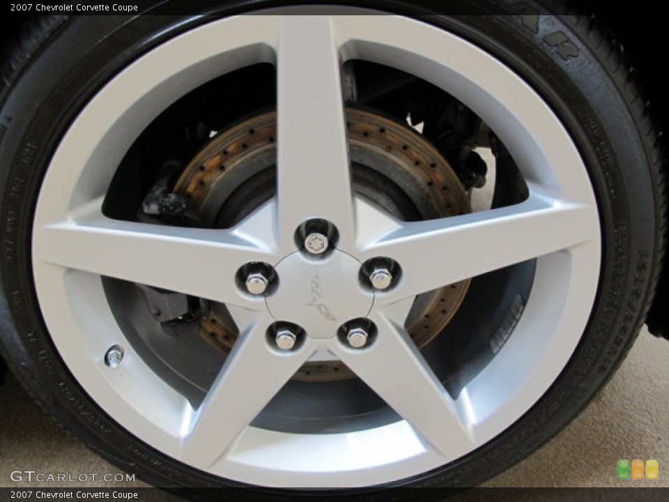 2007 Chevrolet Corvette Coupe Wheel and Tire Photo #77695992