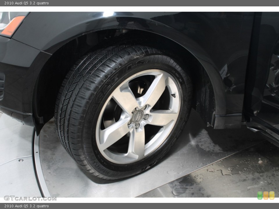 2010 Audi Q5 3.2 quattro Wheel and Tire Photo #77792627