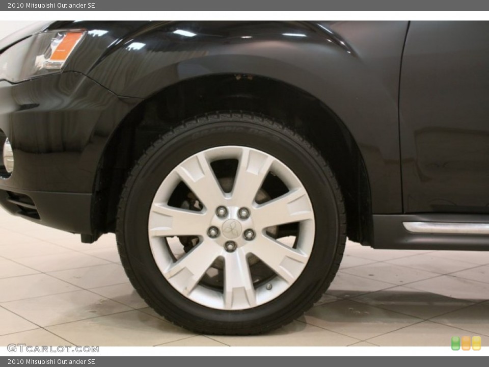 2010 Mitsubishi Outlander SE Wheel and Tire Photo #77804261