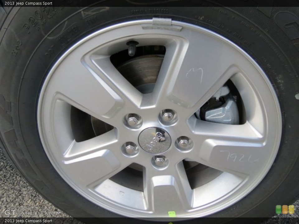 2013 Jeep Compass Sport Wheel and Tire Photo #77814226
