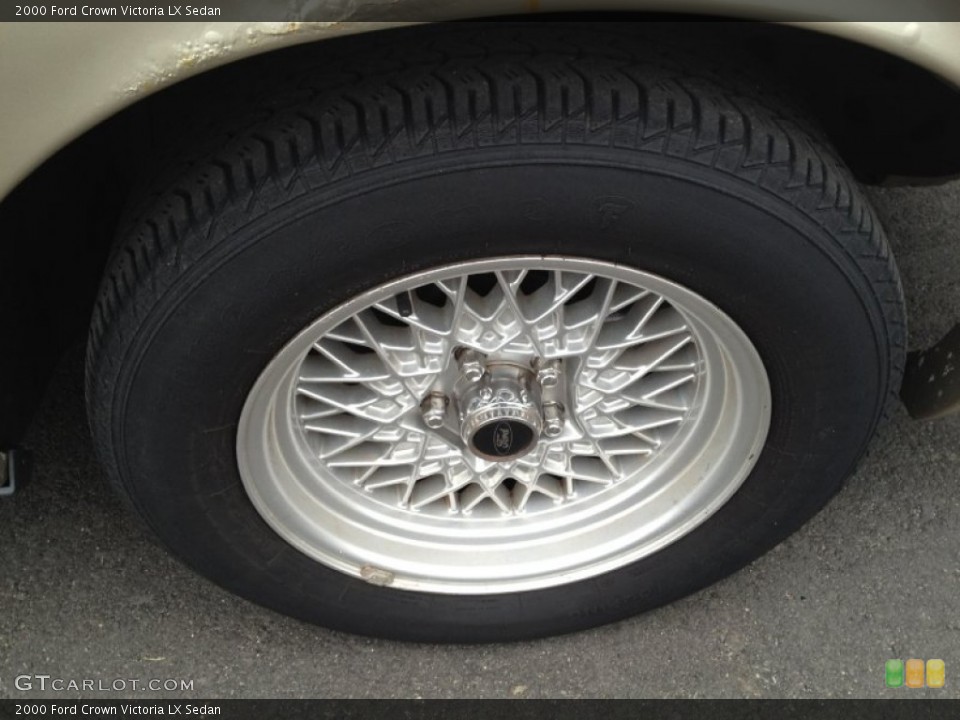 2000 Ford Crown Victoria Wheels and Tires