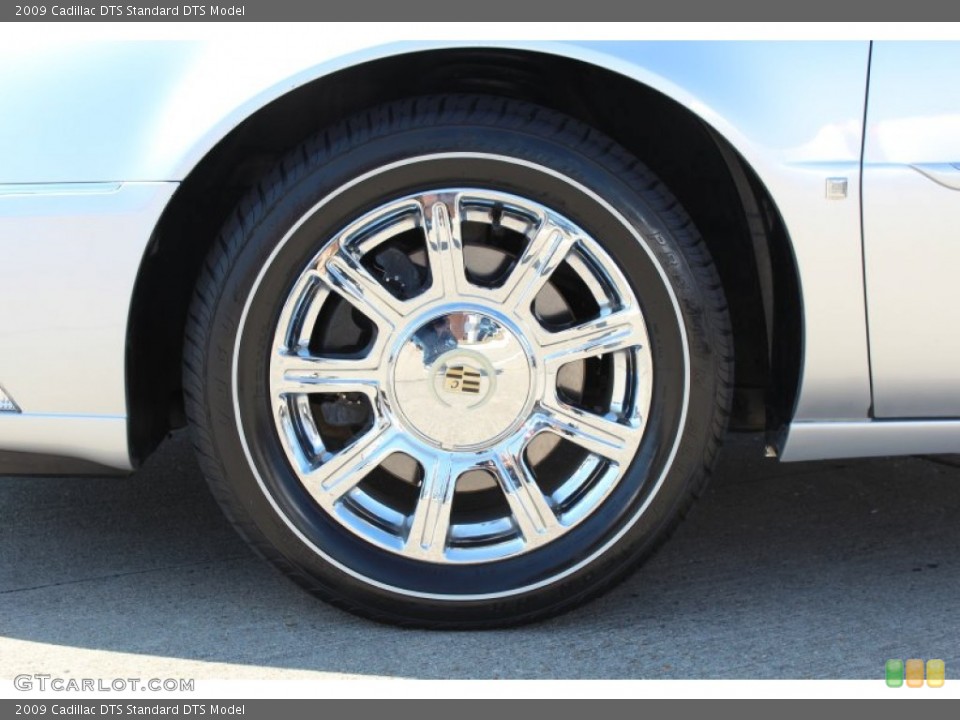 2009 Cadillac DTS  Wheel and Tire Photo #77843331