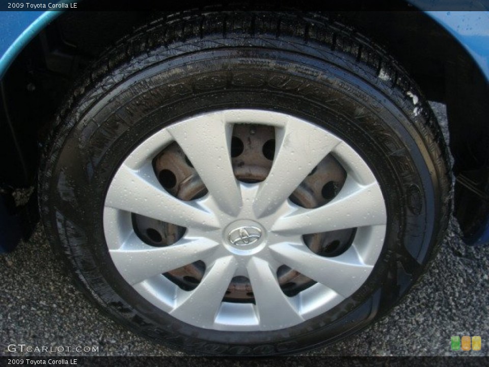2009 Toyota Corolla LE Wheel and Tire Photo #77856285