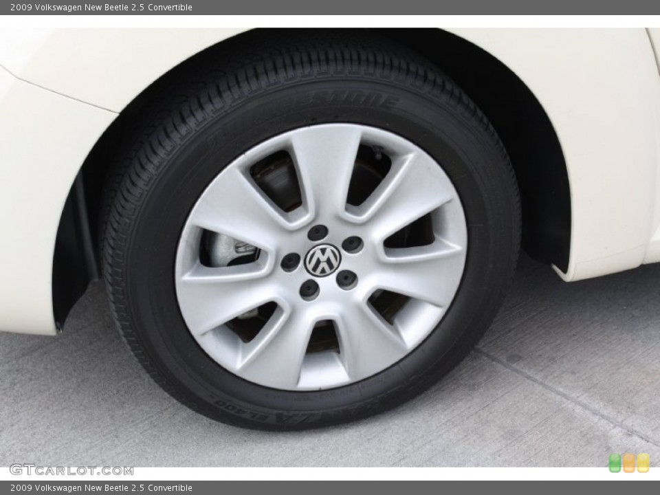 2009 Volkswagen New Beetle 2.5 Convertible Wheel and Tire Photo #77867634