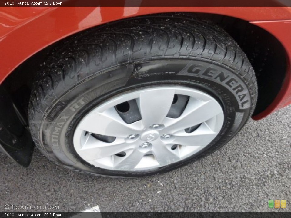 2010 Hyundai Accent GS 3 Door Wheel and Tire Photo #77904115
