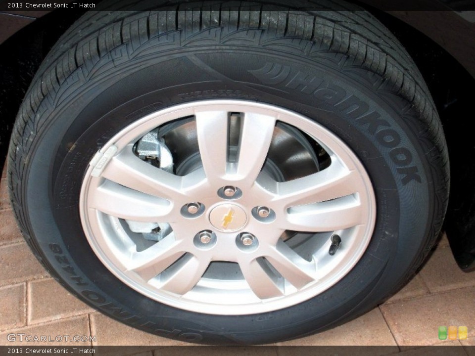 2013 Chevrolet Sonic LT Hatch Wheel and Tire Photo #77907400