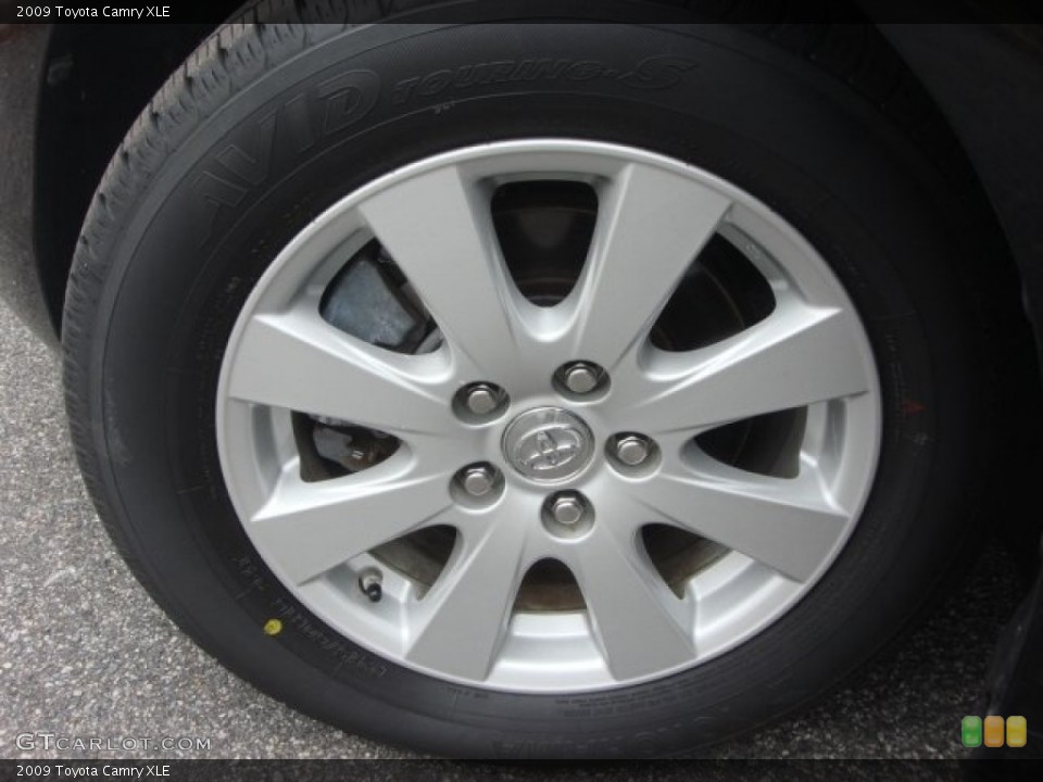 2009 Toyota Camry XLE Wheel and Tire Photo #77909353