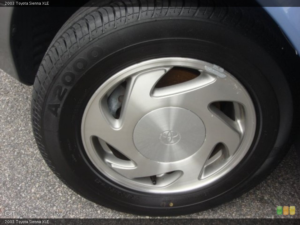 2003 Toyota Sienna XLE Wheel and Tire Photo #77910497