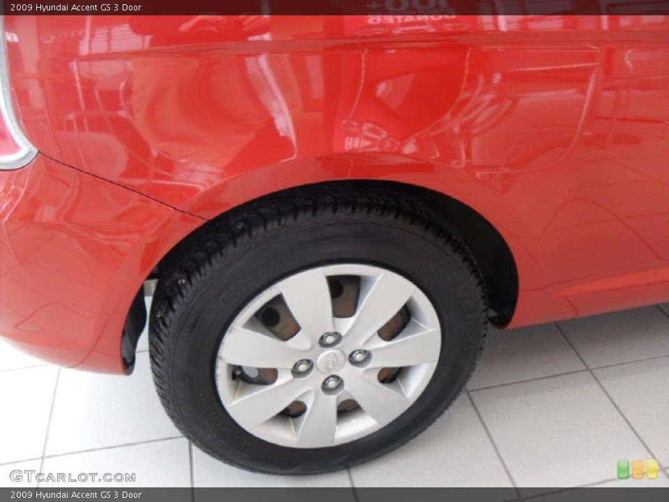 2009 Hyundai Accent GS 3 Door Wheel and Tire Photo #77920762