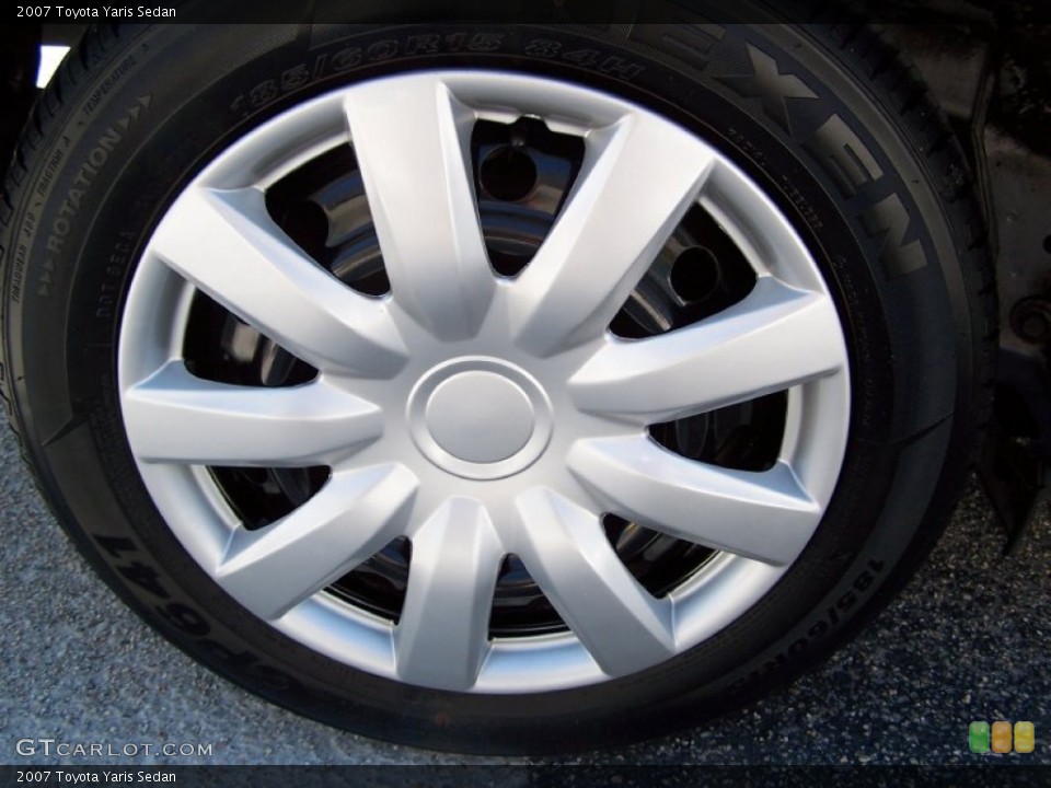 2007 Toyota Yaris Sedan Wheel and Tire Photo #77957053