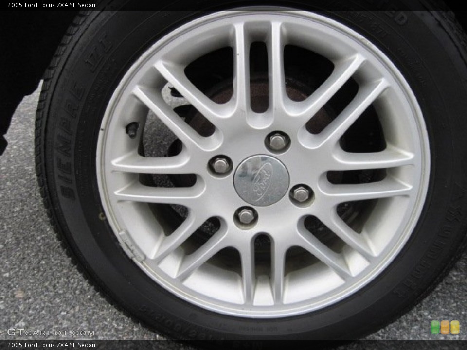 2005 Ford Focus ZX4 SE Sedan Wheel and Tire Photo #78245977