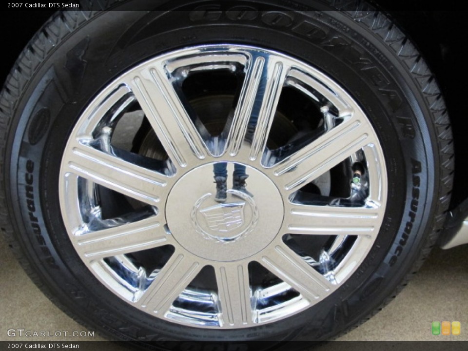 2007 Cadillac DTS Sedan Wheel and Tire Photo #78307354