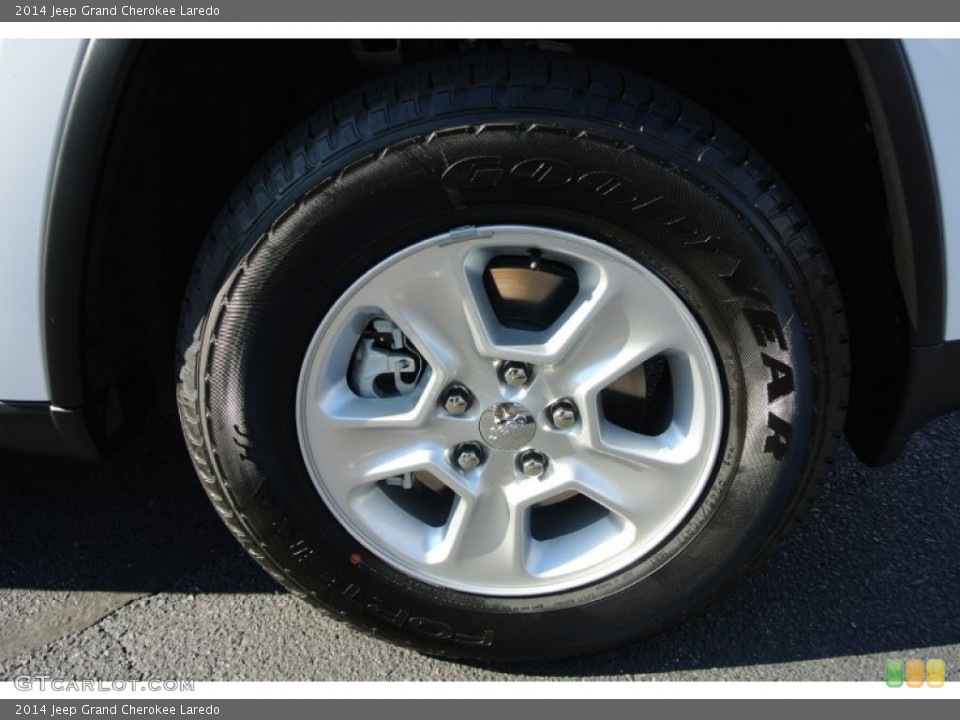 2014 Jeep Grand Cherokee Laredo Wheel and Tire Photo #78447667